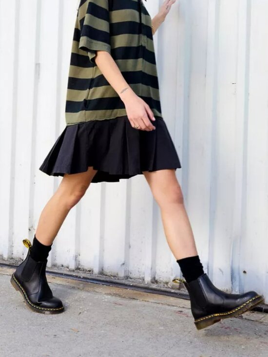 Dr. Martens Shoes - Dr. Martens 2976 Chelsea Boot - Color: Black - Size: 7